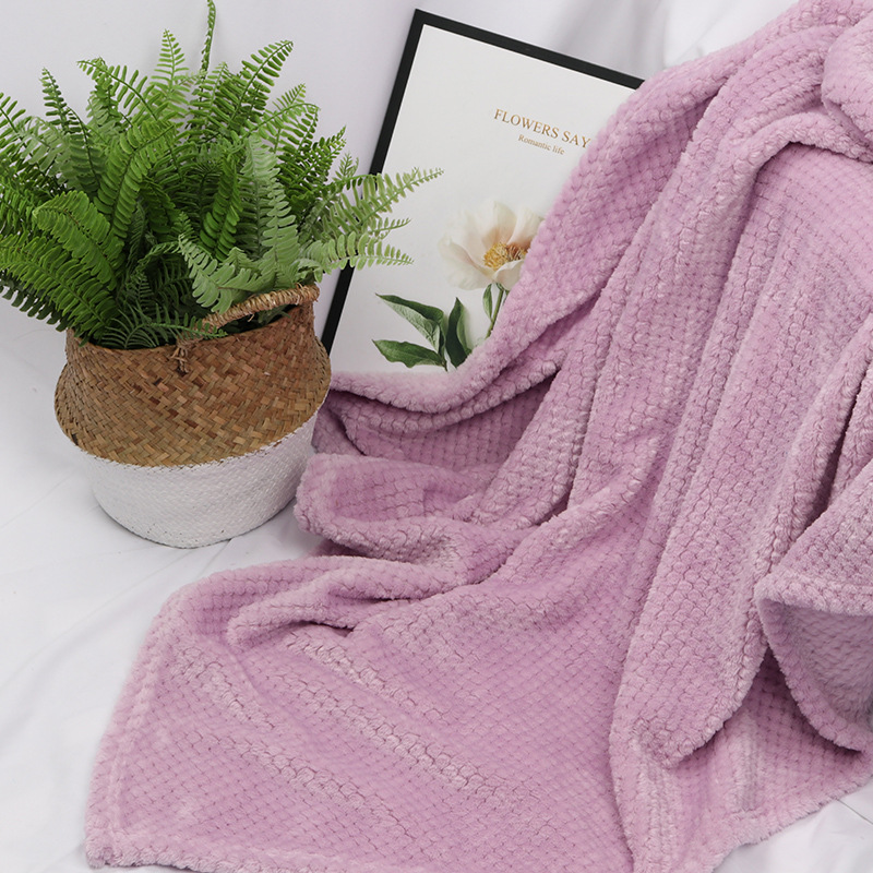 Pet Blanket dog blanket dog mat Four Seasons universal fleece blanket coral fleece quilt pet cushion mat