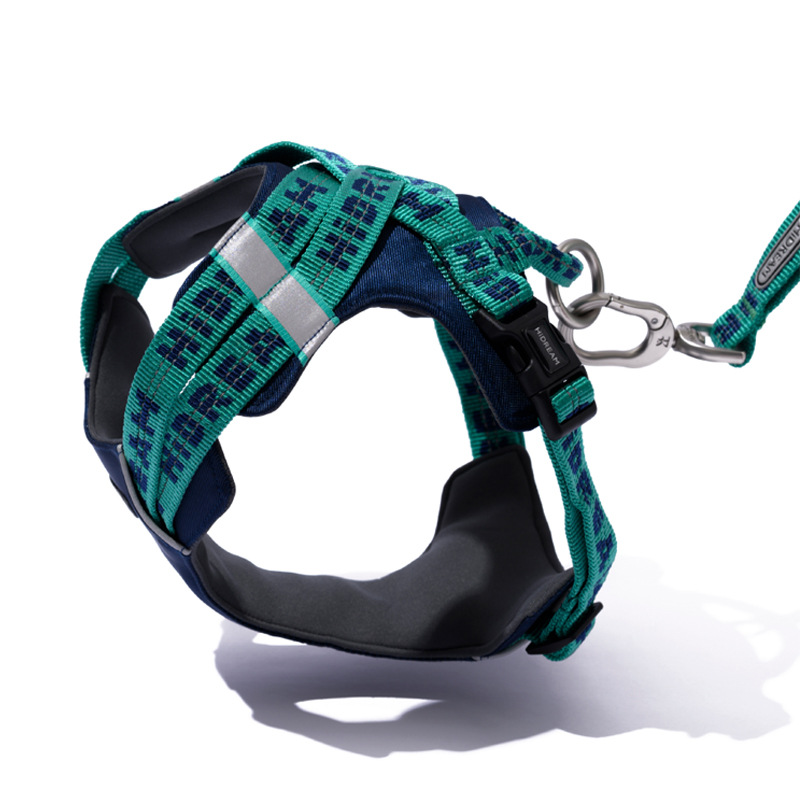 Dog dog chest and back vest-style free hands waist pull dog leash explosion-proof pet hand holding rope