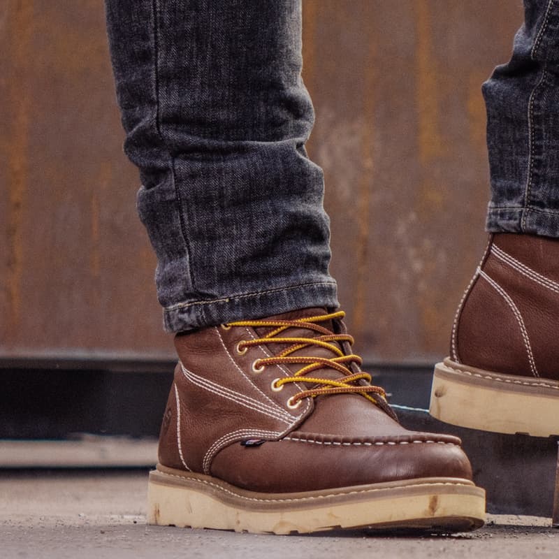 Light boots for work discount