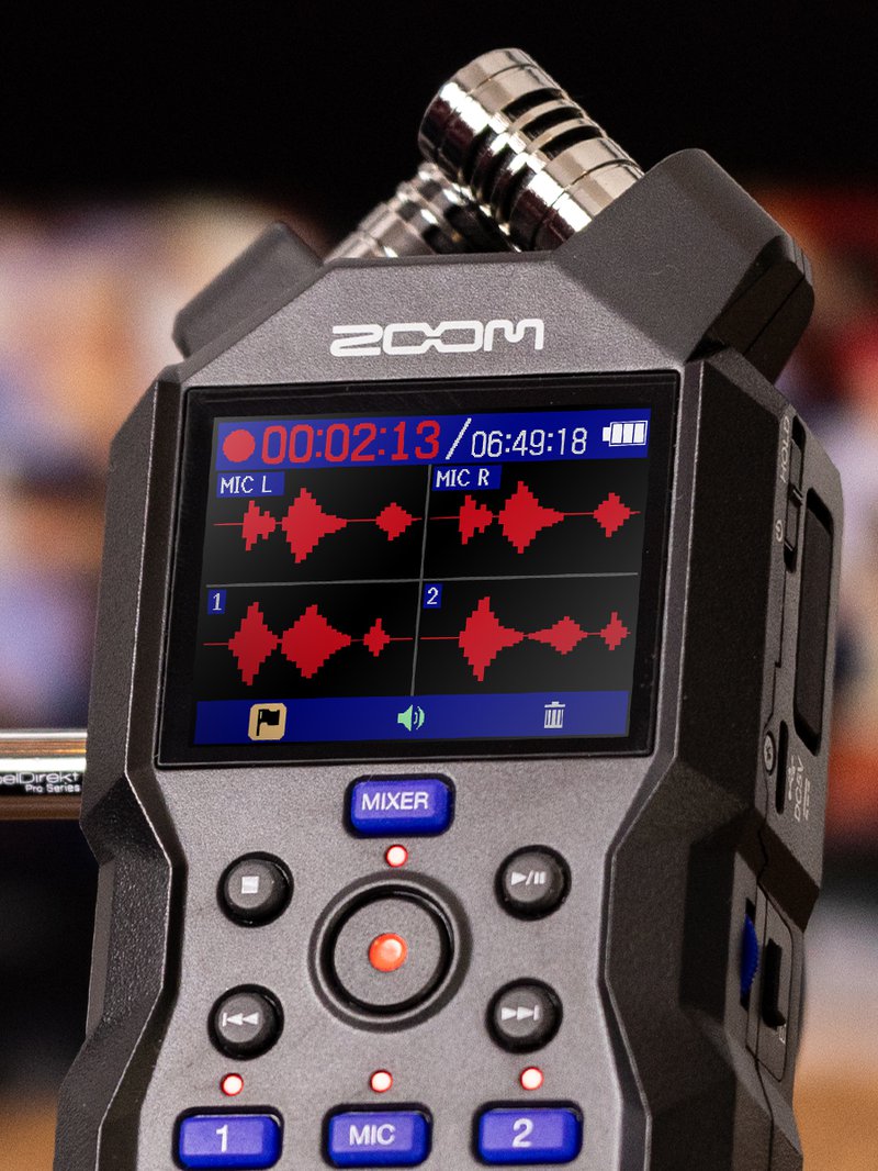 ZOOM H4essential HANDY RECORDER now in colour