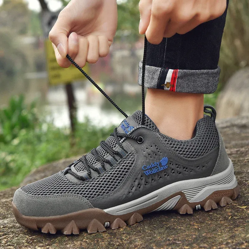 Men‘s breathable mesh sneakers 