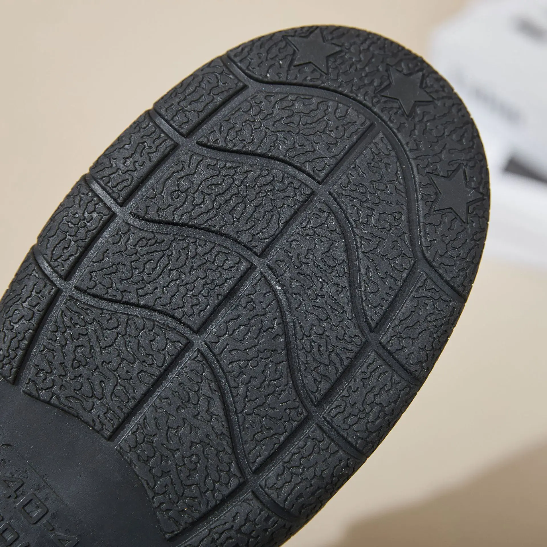 New Wholesale Men's Breathable Velvet Slipper Non-Slip Thickened Cotton Home Warm Outwear Slip-On Plus Toe Cap Mark Winter