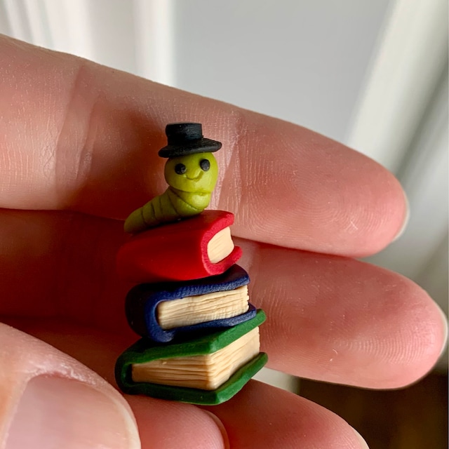 📚Fancy Bookworm With A Top Hat-Nerdy Gifts For Readers