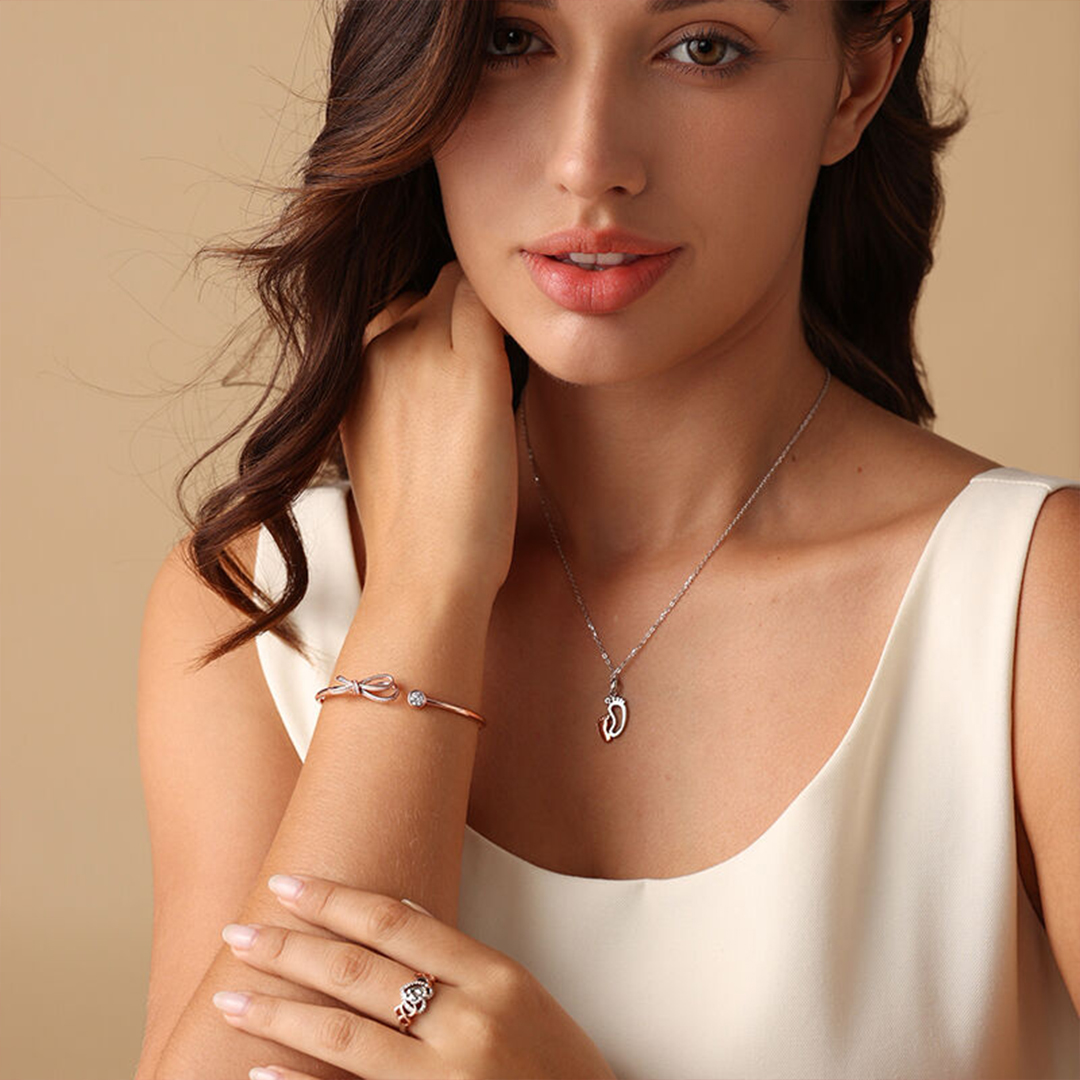 For Mama To Be -Lovely Feet Necklace