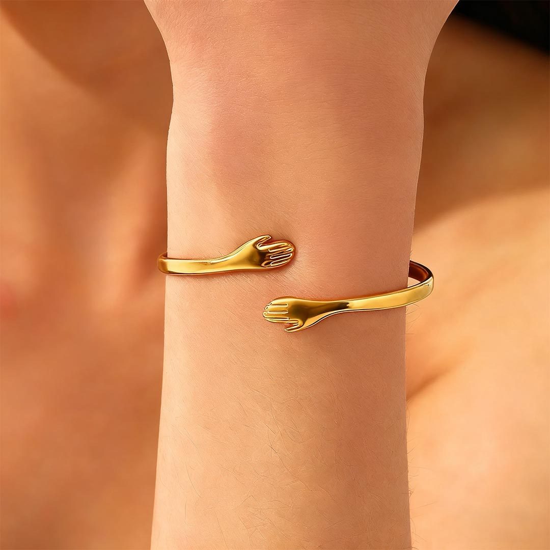 For Granddaughter-Always Keep Me In Your Heart Hug Bracelet