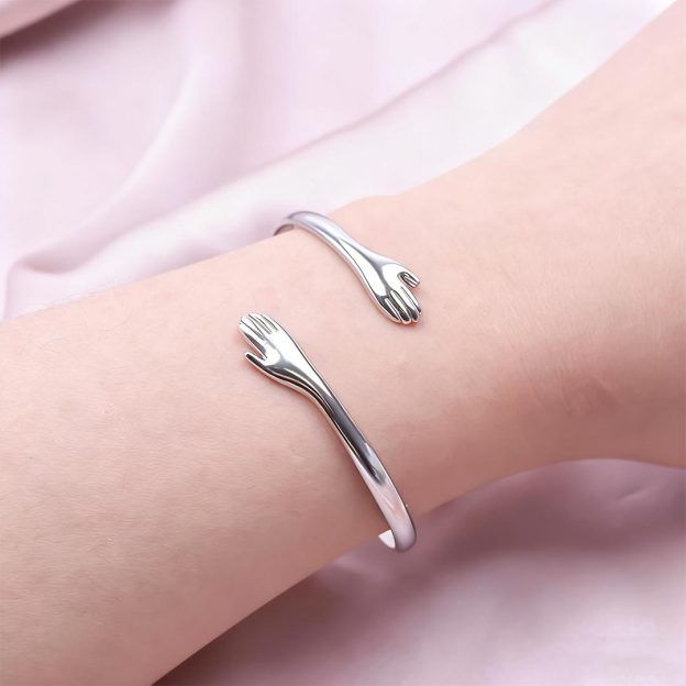 For Granddaughter-Always Keep Me In Your Heart Hug Bracelet