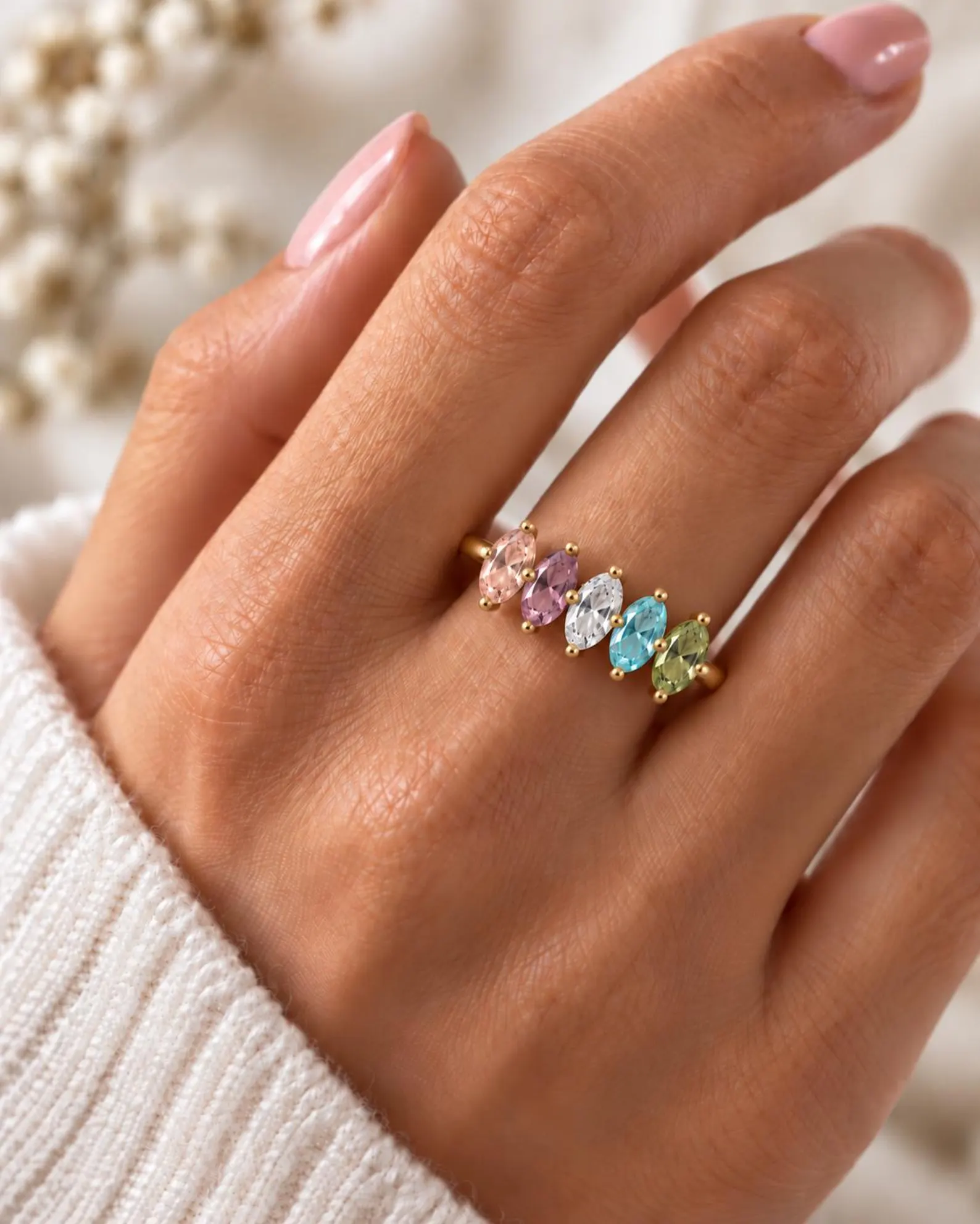 Personalized Family Birthstone Ring – A Meaningful Gift for Mom & Grandma