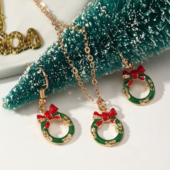 Christmas Wreath Necklace & Earrings
