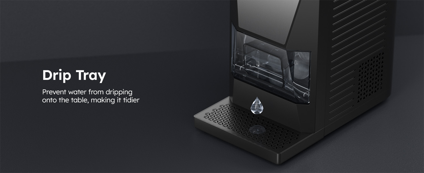The Mojgar ice maker's drip tray prevents water from dripping onto the table, keeping your space tidy and clean.
