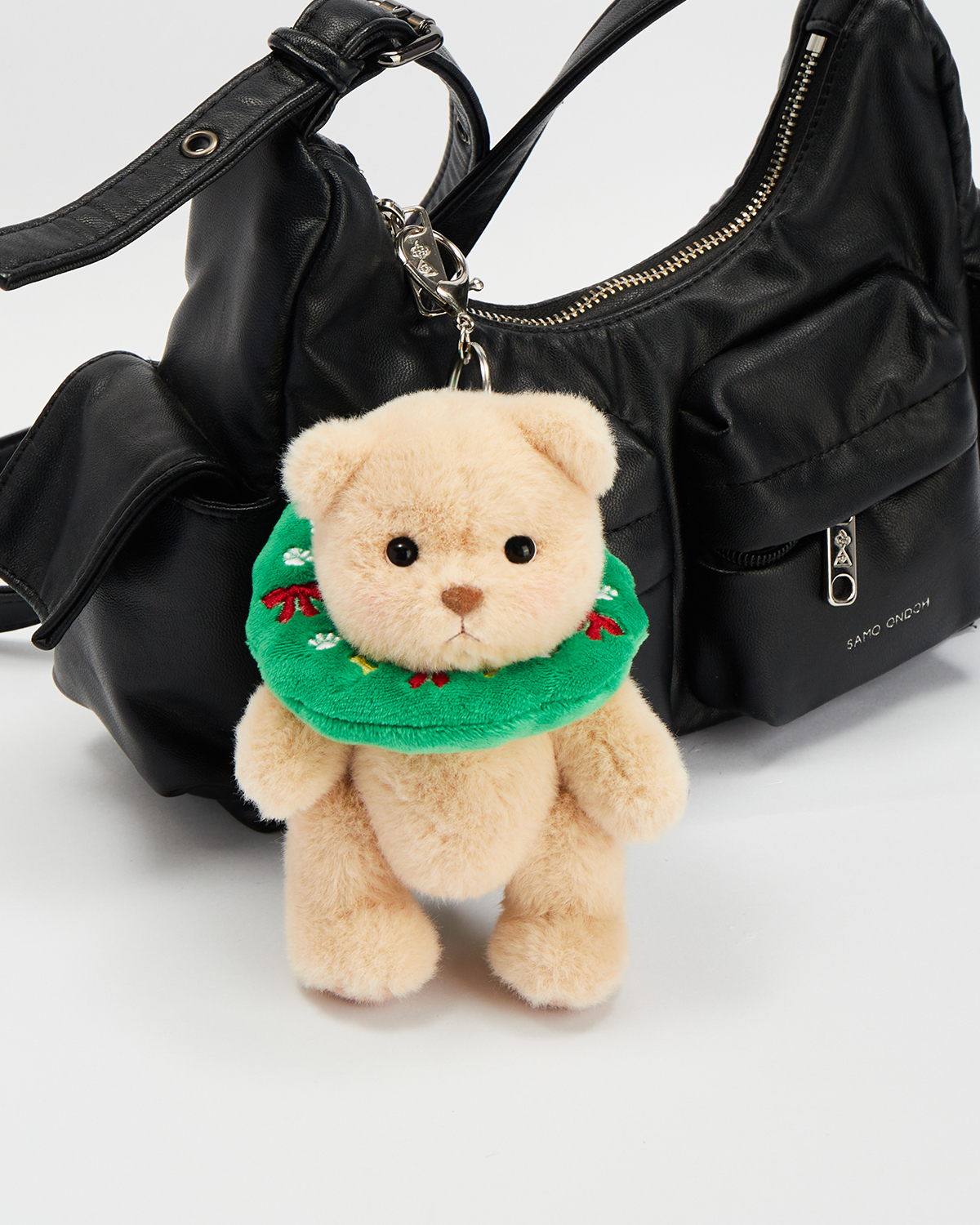 Getahug 5.9 Inches Christmas Wreath Brown Mini Bear Bag Charm Keychains Gift 