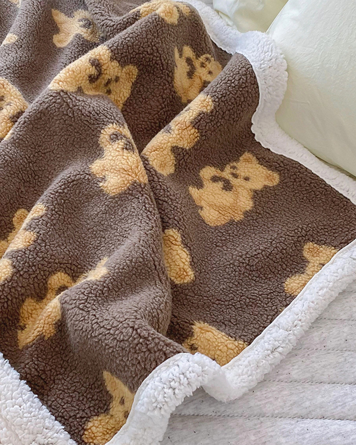 Getahug Cute Bear Lambswool Warm Plush Blanket