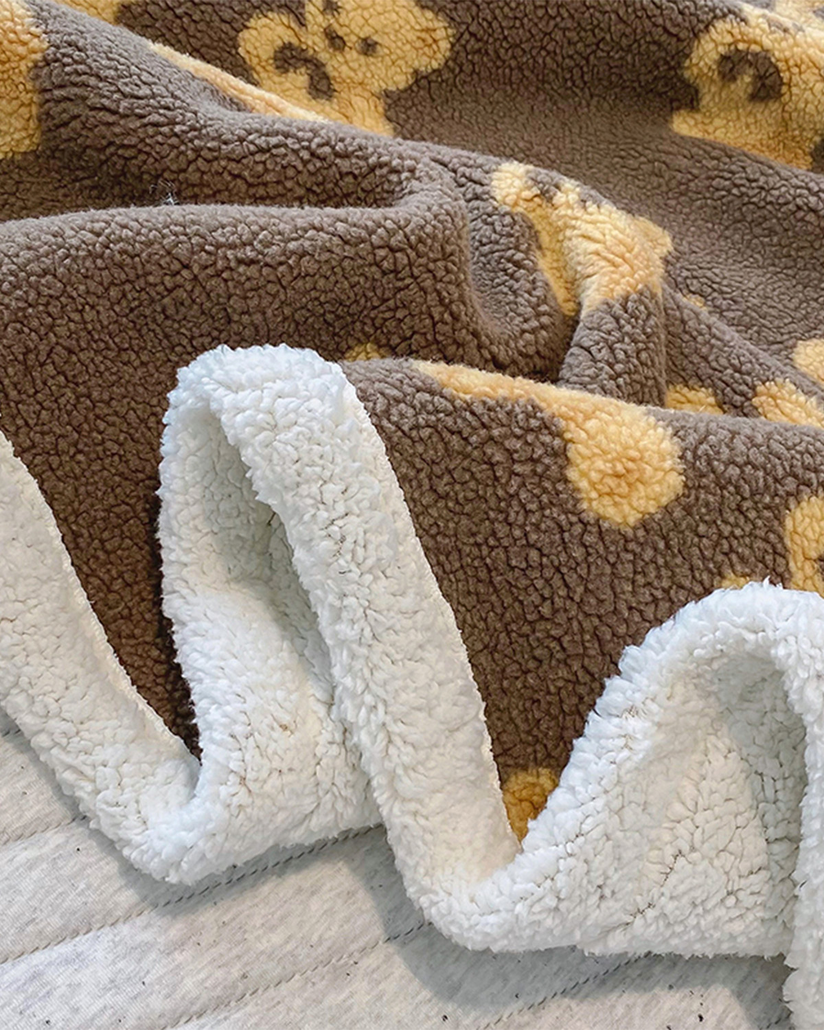 Getahug Cute Bear Lambswool Warm Plush Blanket