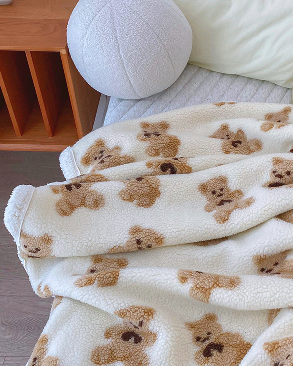 Getahug Cute Bear Lambswool Warm Plush Blanket