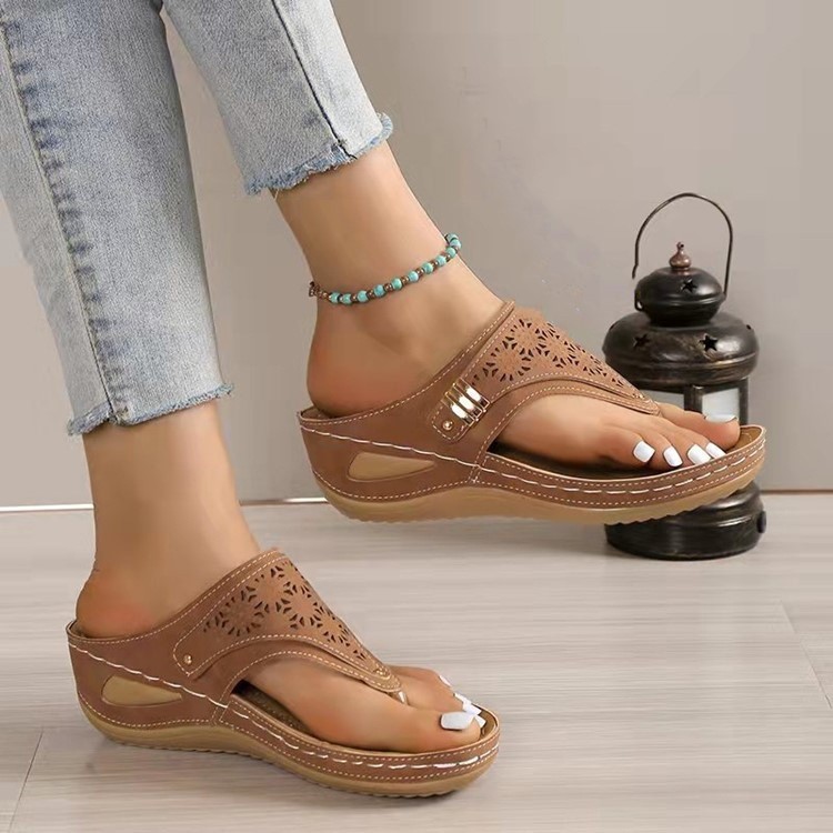 Hollow Out Wedge Flip Flops