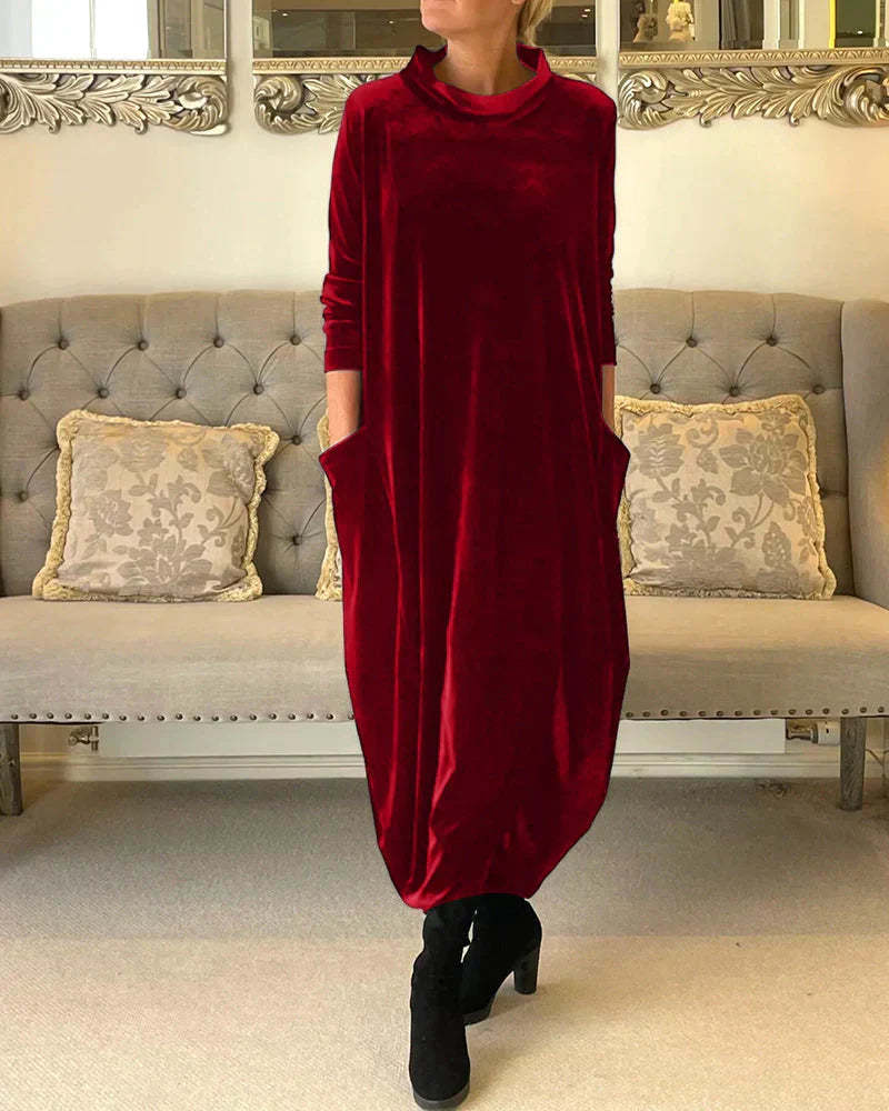 Stylish velvet dress with pockets