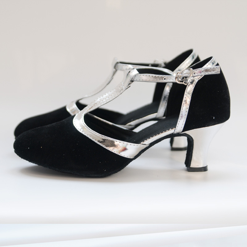 Women's Ballroom Dance Shoes Modern Dance Shoes Line Dance Outdoor Suede Shoes Heel Splicing Cuban Heel Buckle T-Strap