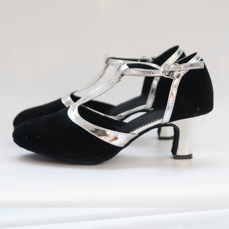 Women's Ballroom Dance Shoes Modern Dance Shoes Line Dance Outdoor Suede Shoes Heel Splicing Cuban Heel Buckle T-Strap