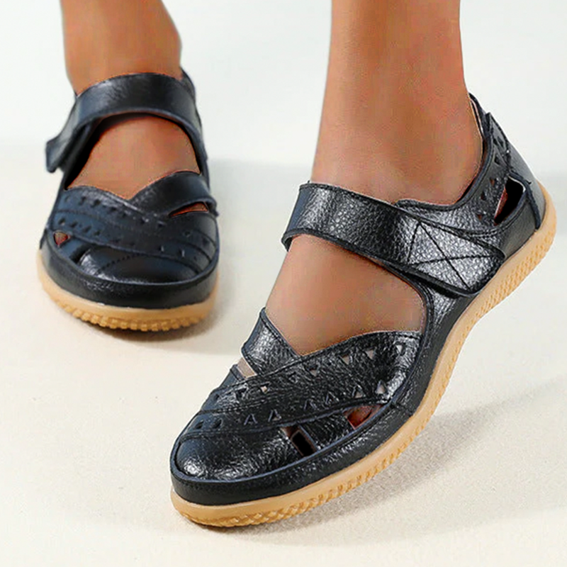 Elevate Your Style with Sports Casual Flat Sandals