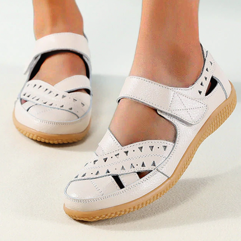 Elevate Your Style with Sports Casual Flat Sandals