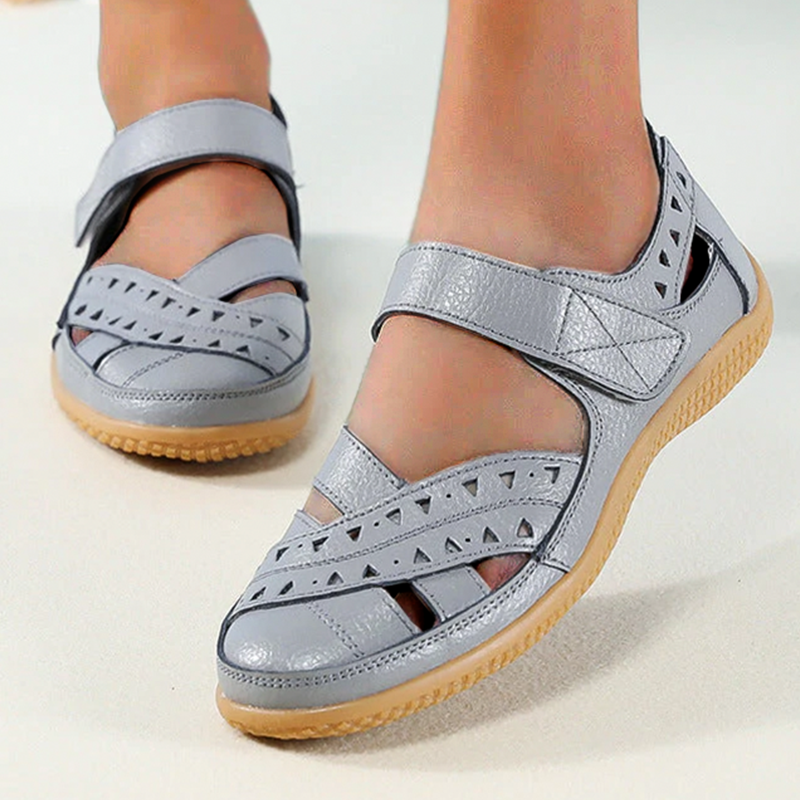 Elevate Your Style with Sports Casual Flat Sandals