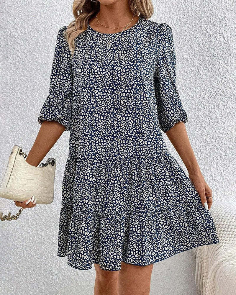 Elegant Dress with Round Neck