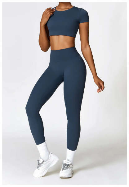 Seam Yoga Set With Crop Top
