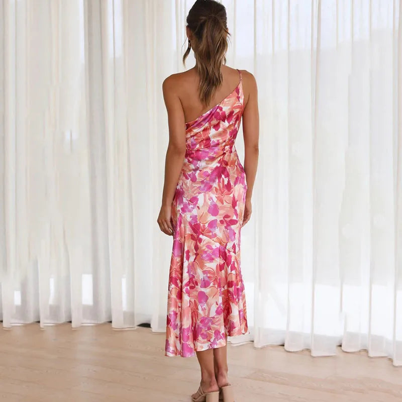 Shoulder-hugging dress