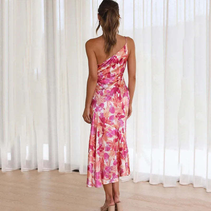 Shoulder-hugging dress