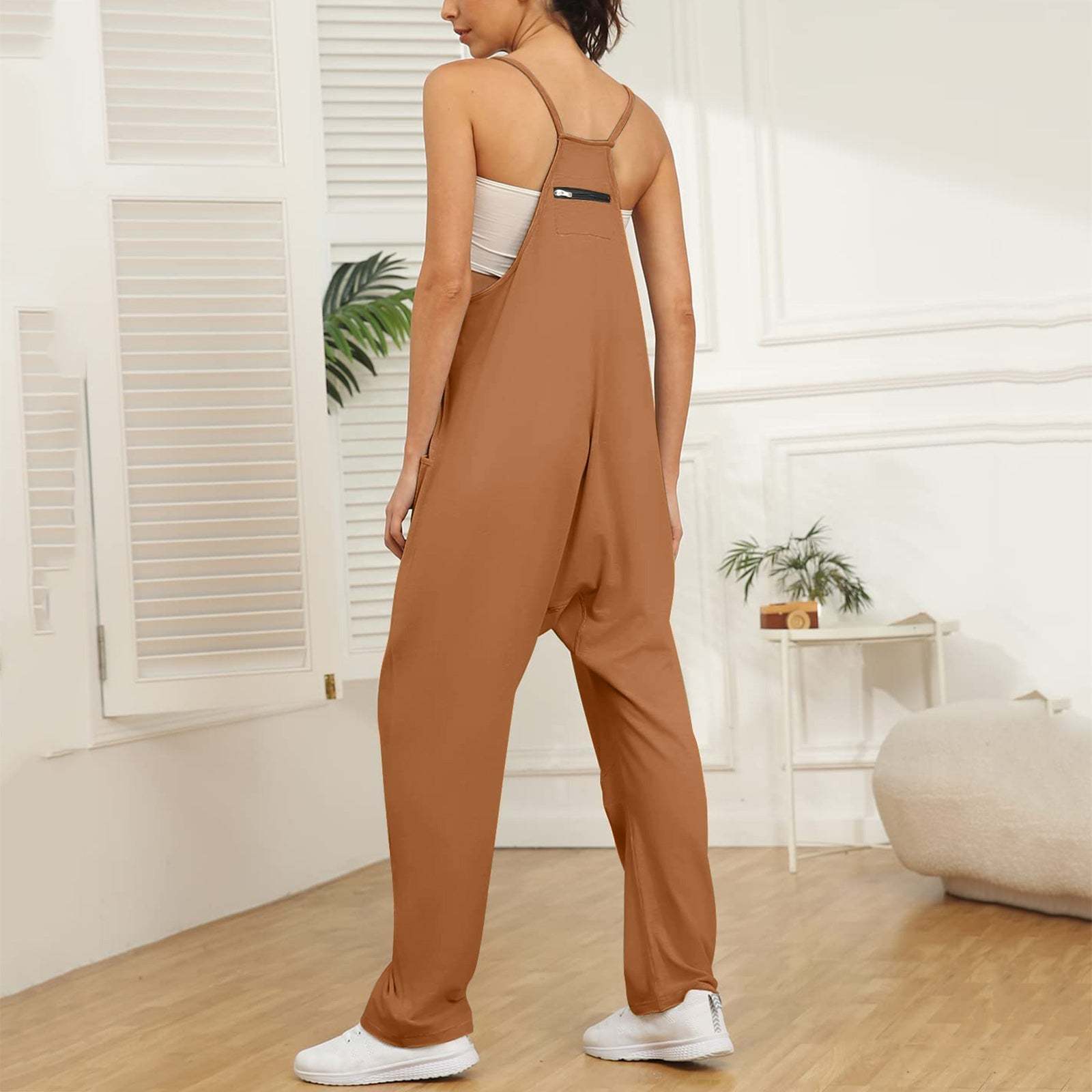 Jumpsuit with wide legs and pockets