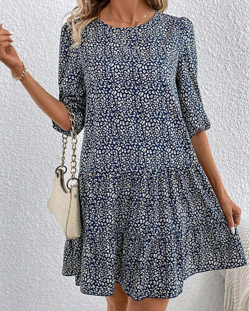 Elegant Dress with Round Neck