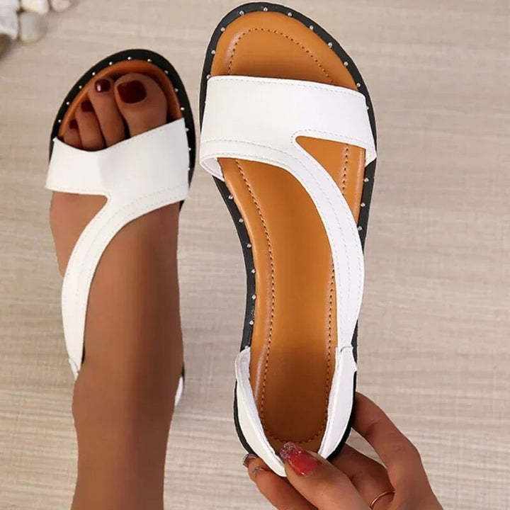 Sophisticated and Practical Flat Sandals