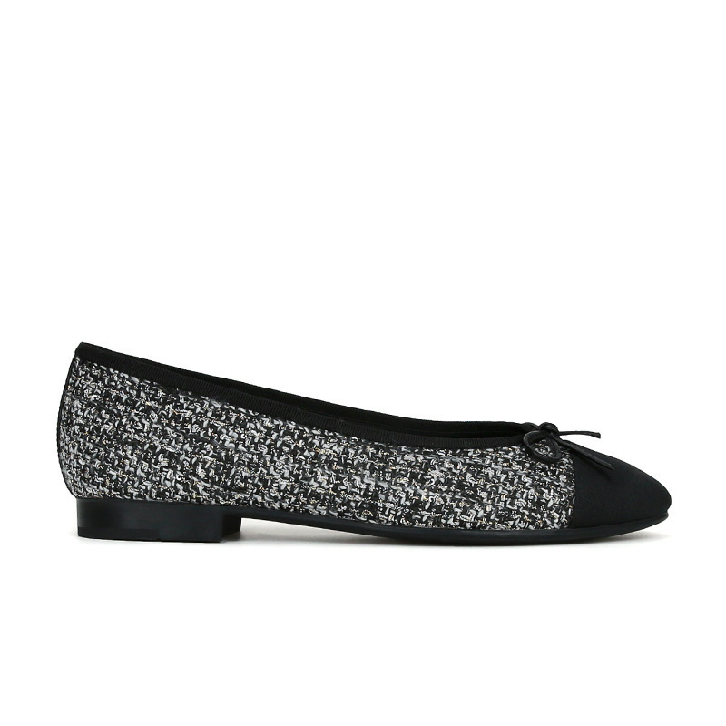 Comfortable Round Cap Toe Leather Ballet Flat