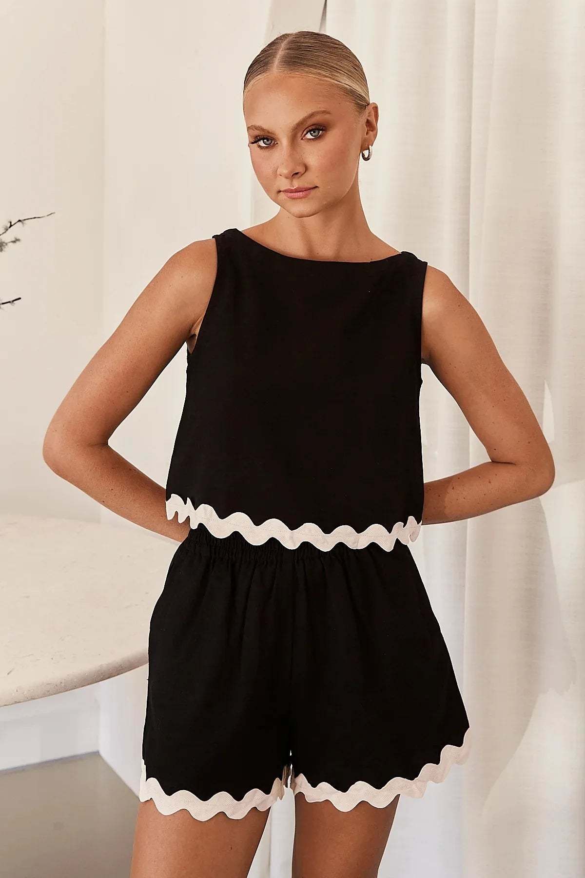 Scalloped Trim Shorts Set