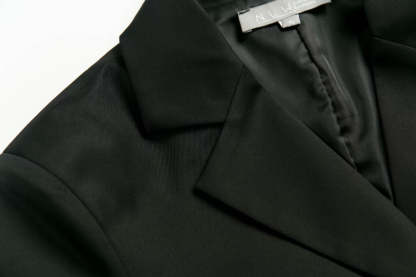 ANWrapped Cropped Blazer