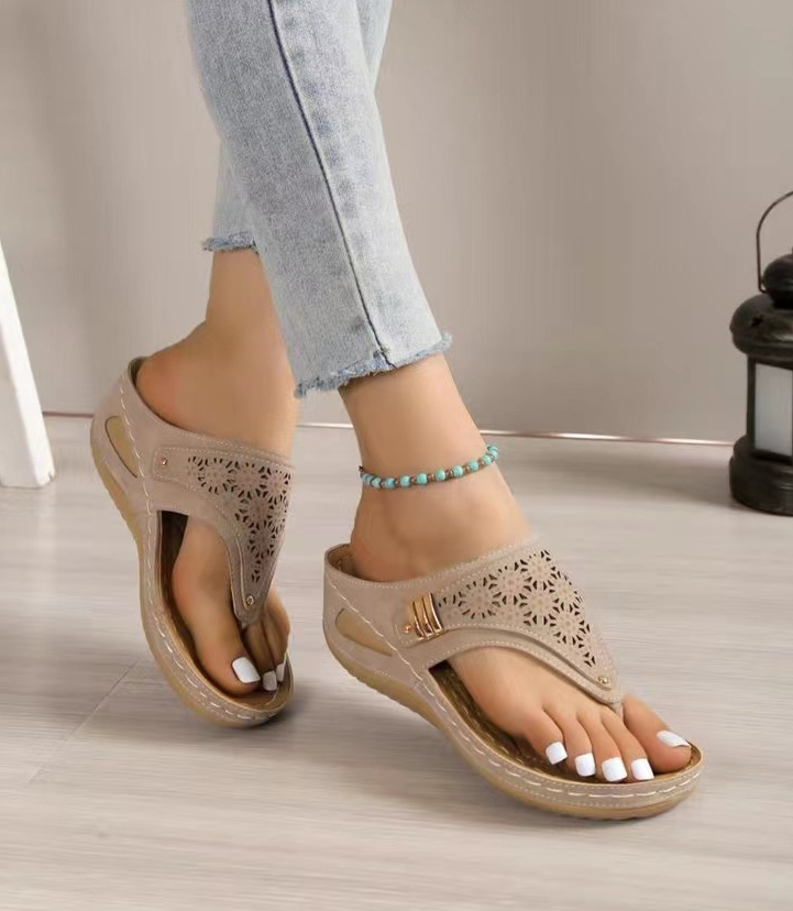 Hollow Out Wedge Flip Flops