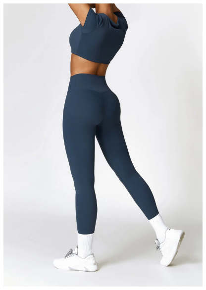 Seam Yoga Set With Crop Top