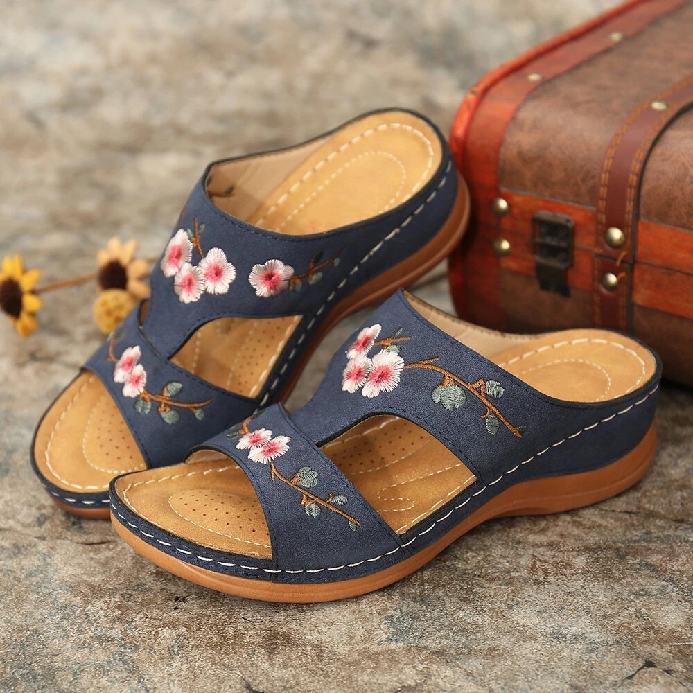 Beach Embroidery Flat Soft Non-Slip Women's Sandals 2023