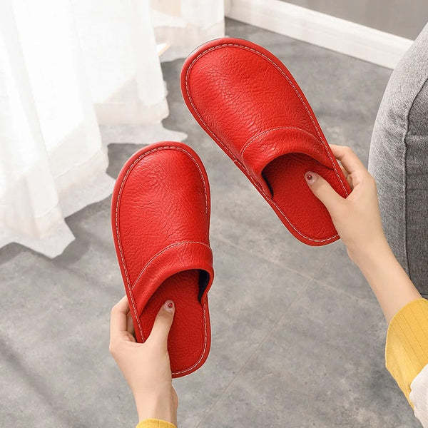 Robust and comfortable leather slippers