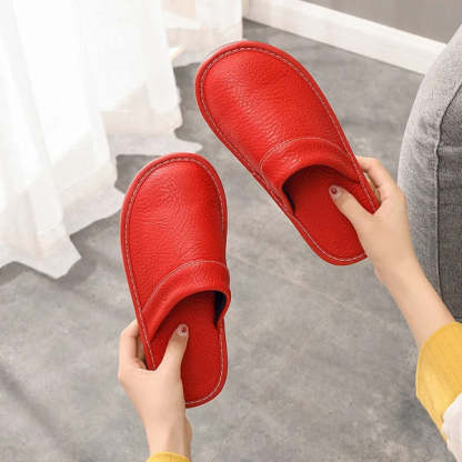 Robust and comfortable leather slippers