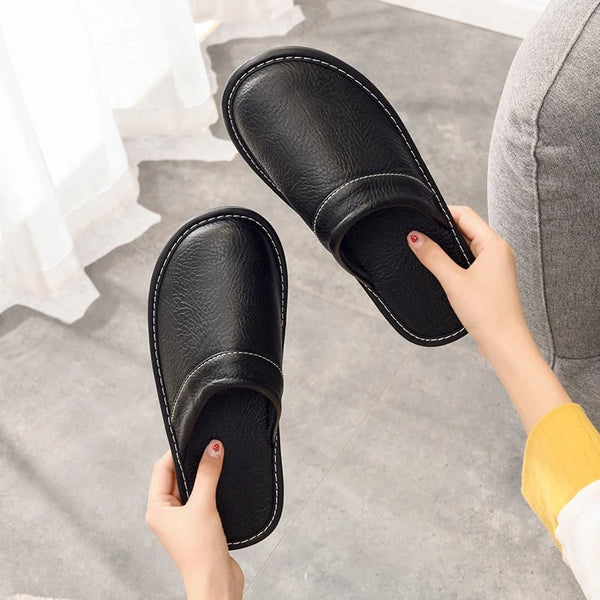 Robust and comfortable leather slippers