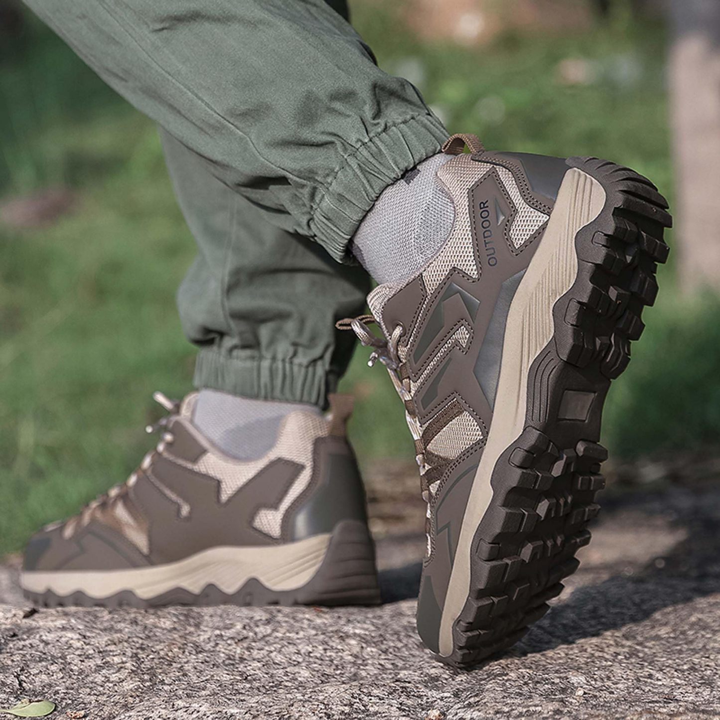 Couples outdoor hiking non-slip shoes