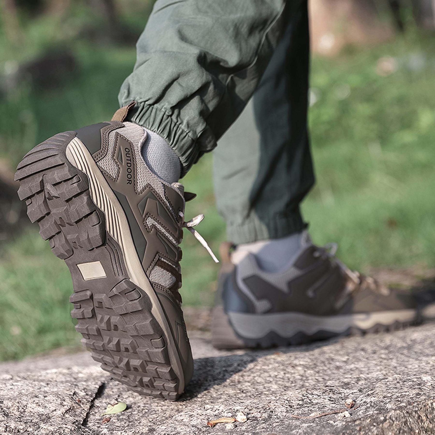 Couples outdoor hiking non-slip shoes
