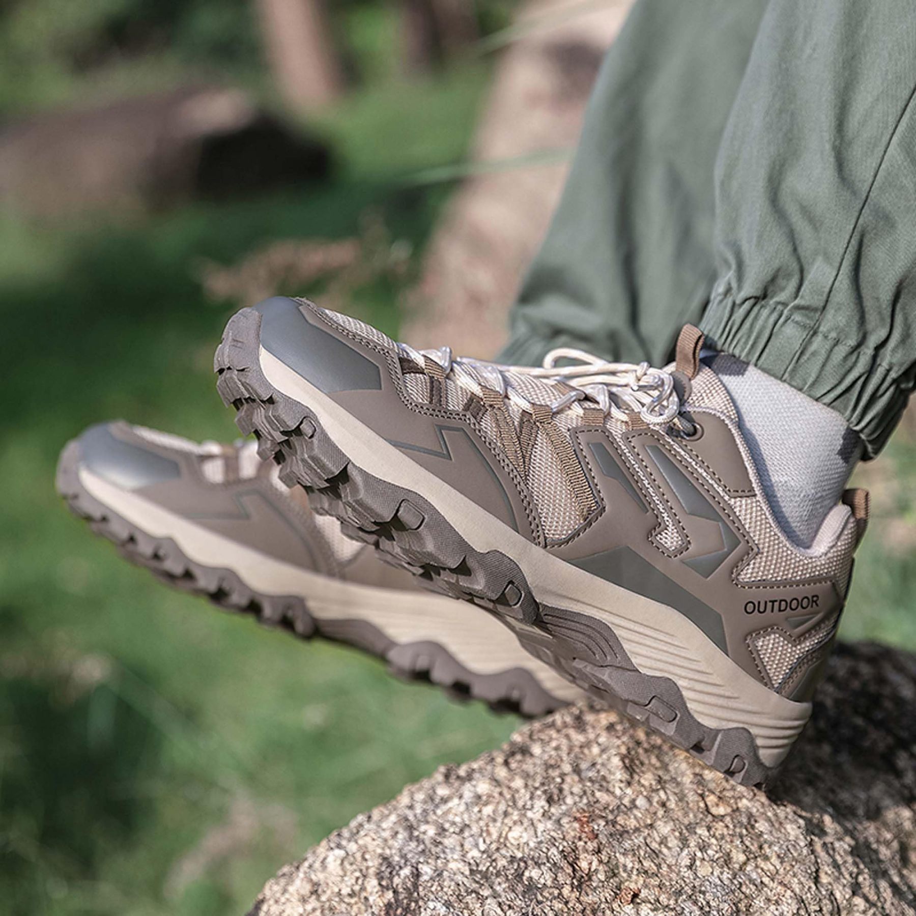 Couples outdoor hiking non-slip shoes