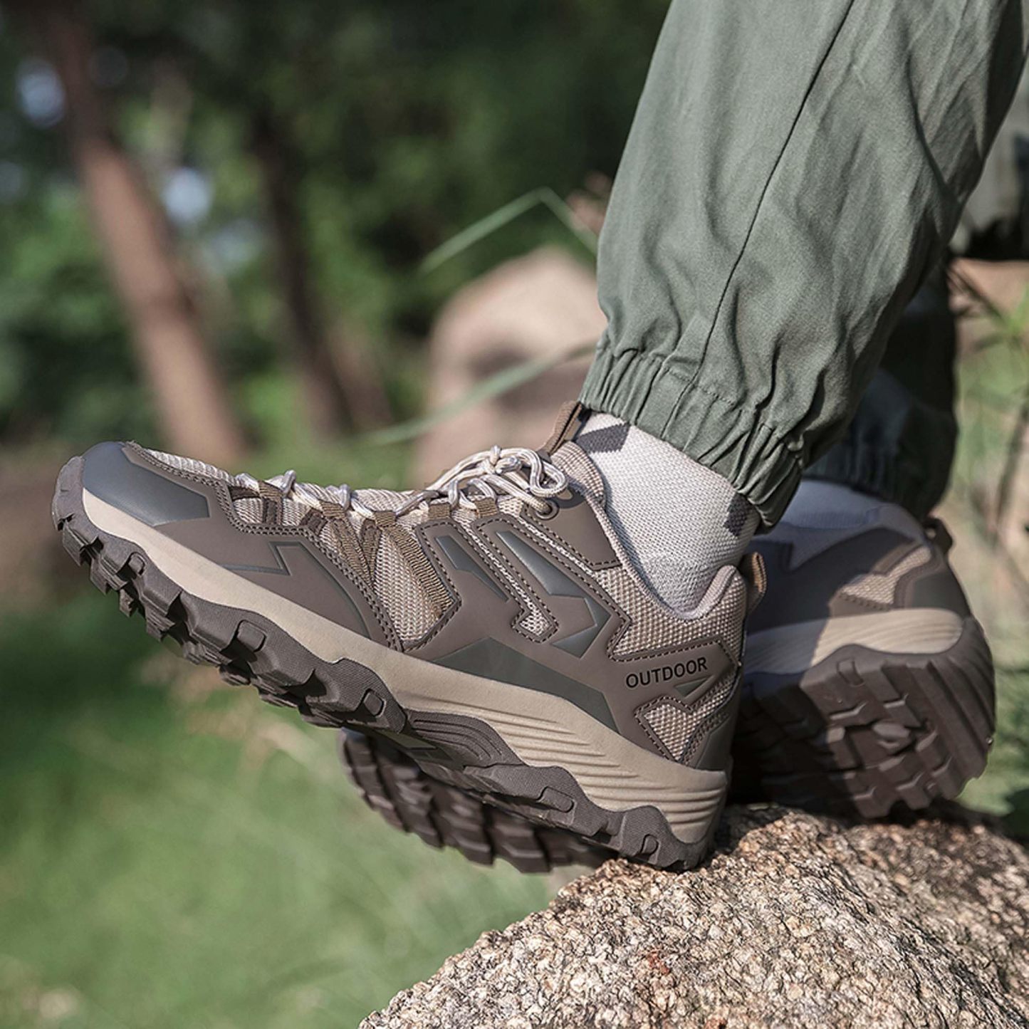 Couples outdoor hiking non-slip shoes