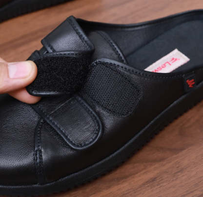 Nanccy Wide Diabetic Shoes For Swollen Feet 