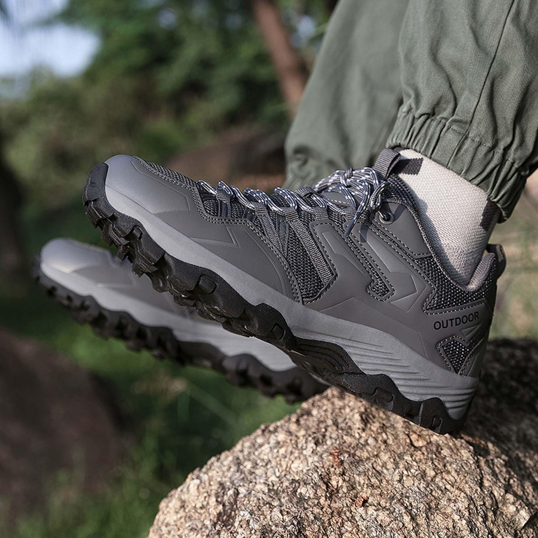 Couples outdoor hiking non-slip shoes