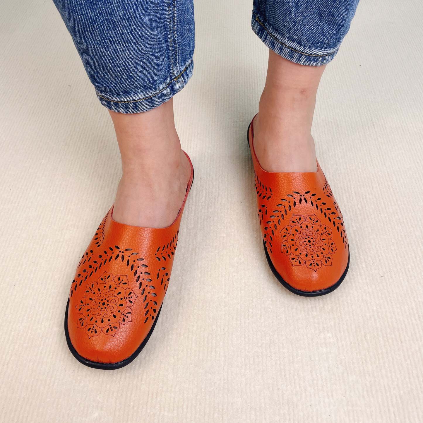 Casual All-match Hollow Slippers 2: Unmatched Comfort and All-Day Style