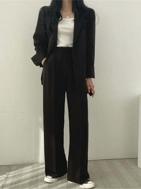 Fashionable Women's Tweed Suit