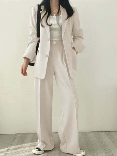 Fashionable Women's Tweed Suit