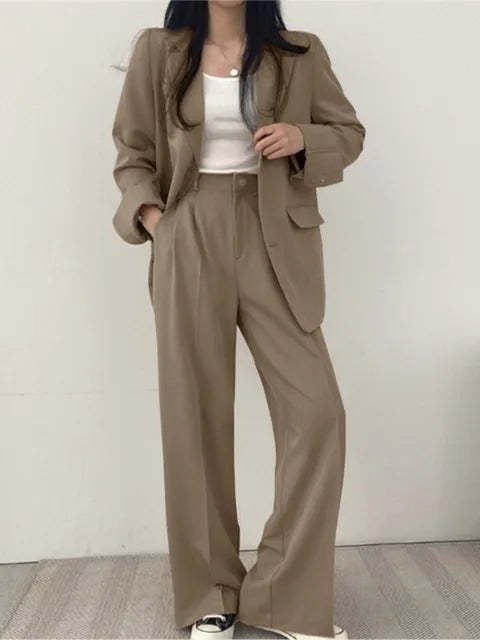 Fashionable Women's Tweed Suit